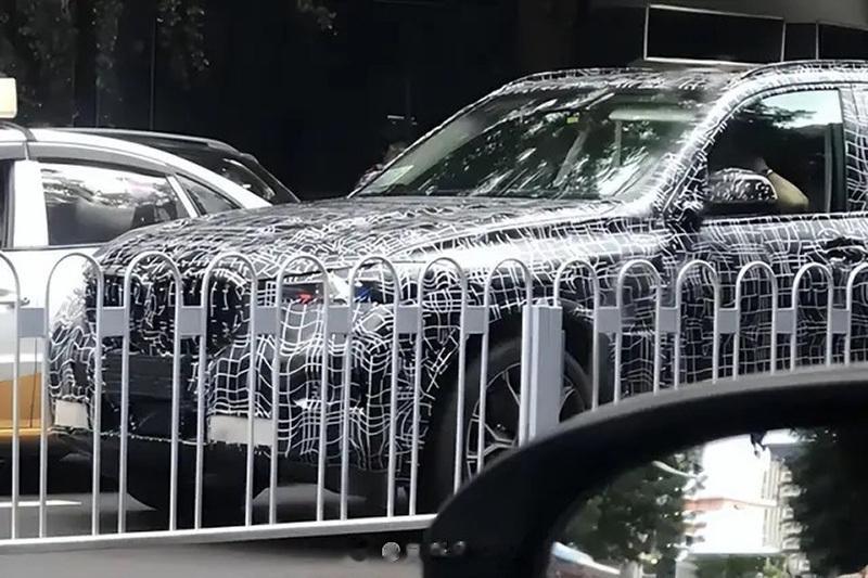 #汽车资讯# 【并非完全照搬海外 新款国产#宝马X5# 谍照】前几天我们刚刚曝光