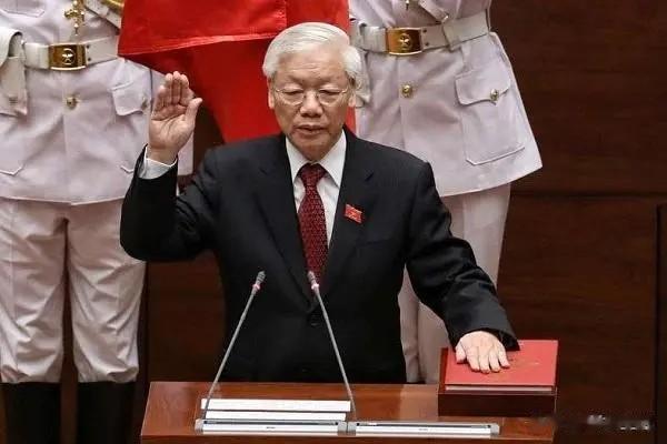 众所周知，在越南存在亲美派与亲中派，南方亲美 ，北方亲中，在越南的政治体系中，有