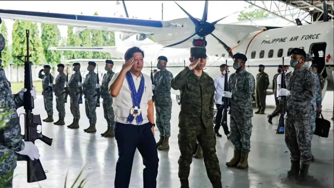 美国或唆使菲律宾近期向中国军舰开枪，以测试解放军保卫领海的决心！
       