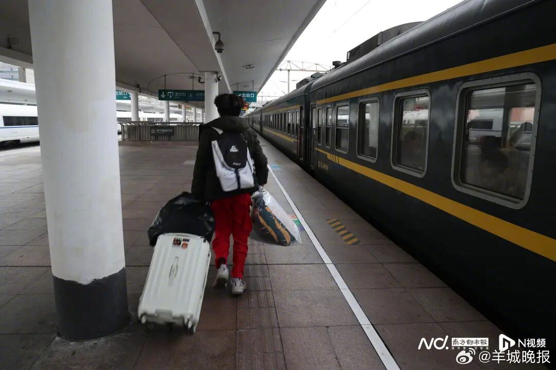 【#高铁即将开进广州市中心##广州火车站不再开出绿皮火车#】自1月26日起，伴随