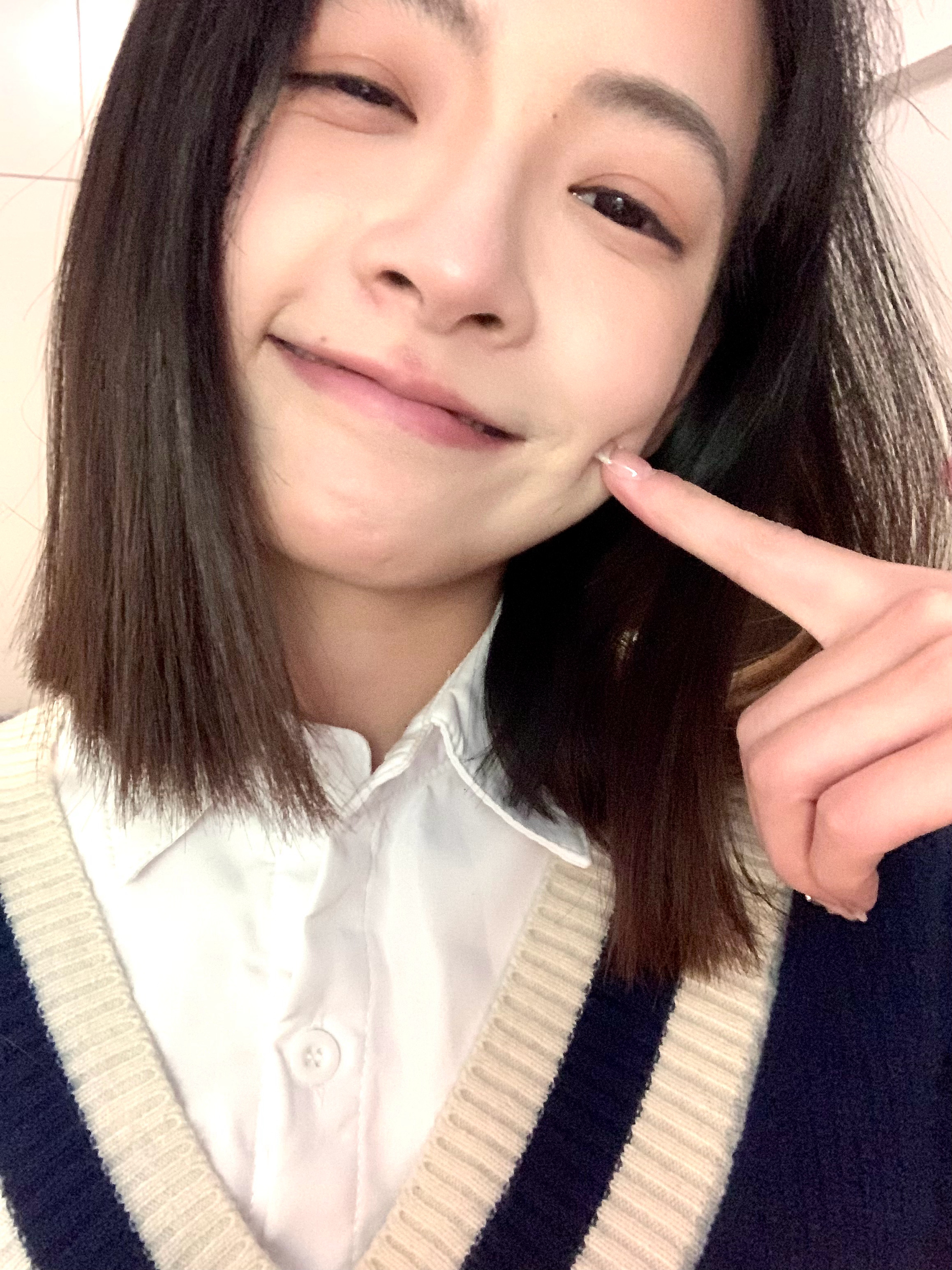 嗨～～吃饭了吗[doge][d