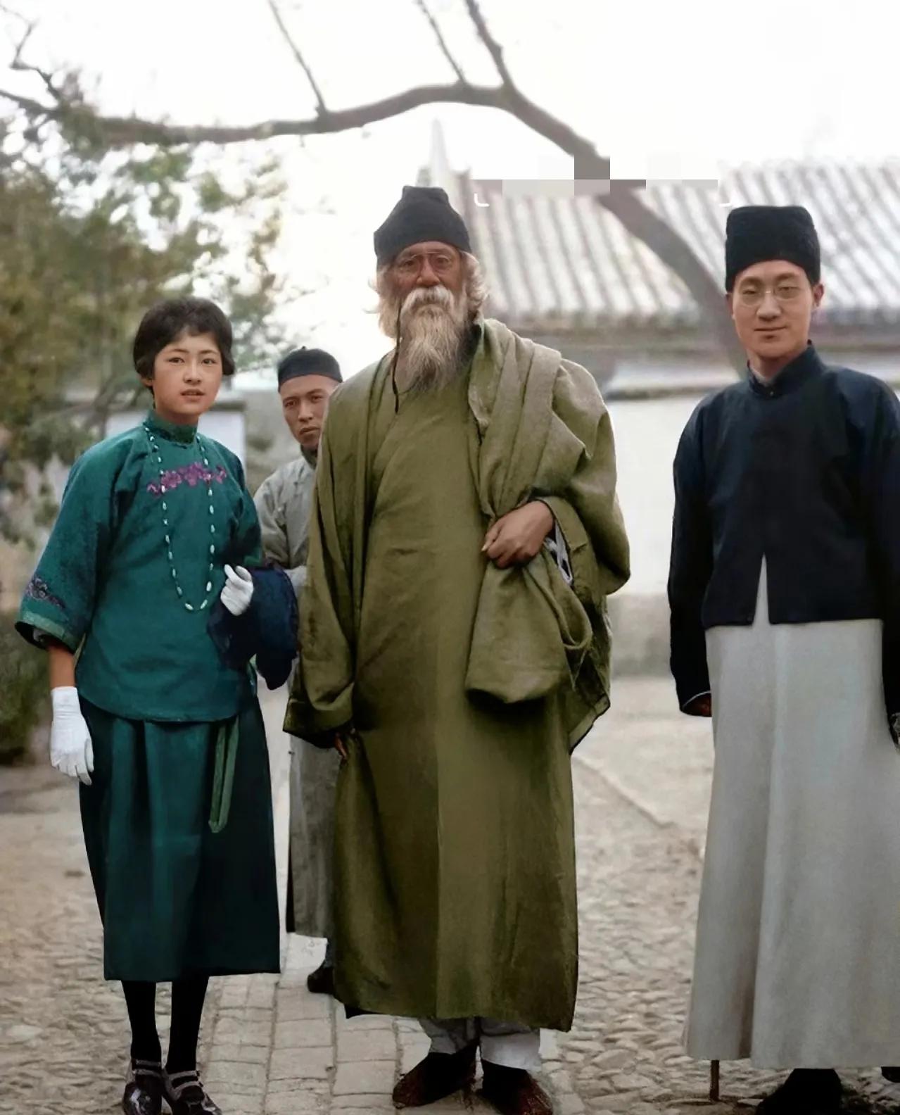 老照片复原，科技让历史人物更鲜活。
图1-2：泰戈尔访华，徐志摩、林徽因随行陪同