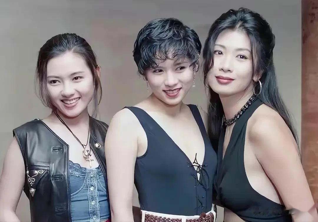 李丽珍、罗慧娟、吴家丽这三个人中，说到风情万种、妩媚迷人，还得数吴家丽。吴家丽在