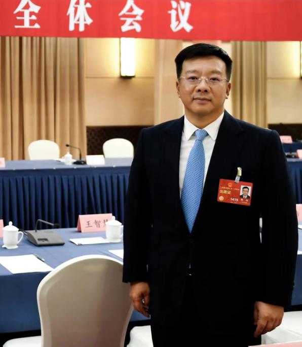 全国人大代表陈南建议：降低多孩人员个税税率，孩子越多税率越低，三孩以上家庭公租房