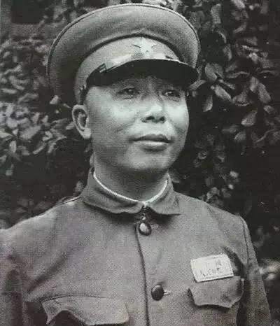 1927年4月蒋介石发动“四一二”反革命政变后，南方各省普遍陷入了白色恐怖中，4