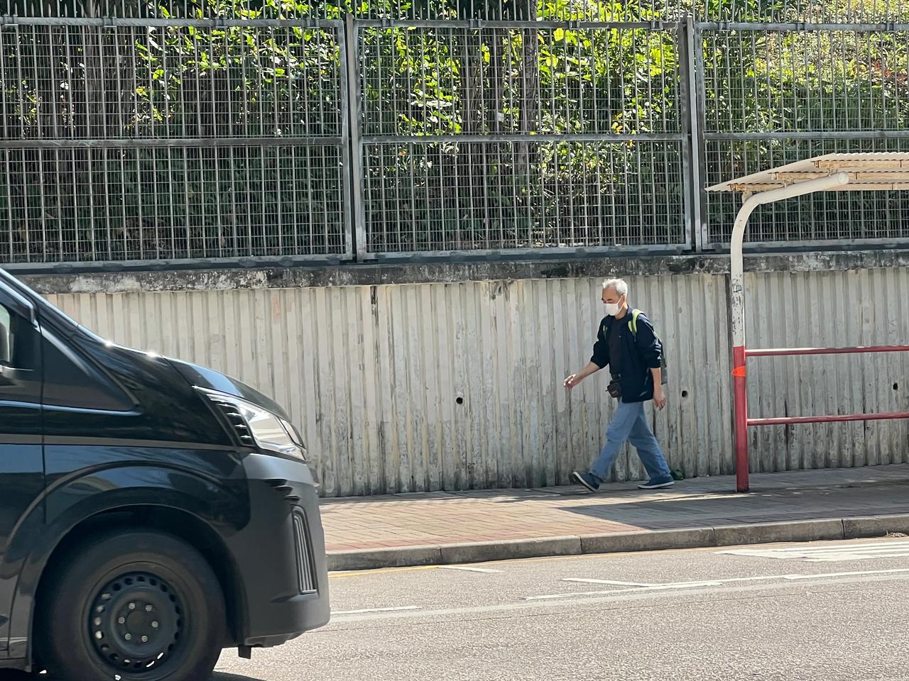 解除口罩令的第一天，香港市民还是有9成左右习惯戴着口罩，果然习惯是很难改的[偷笑