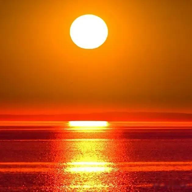  
红日照大地
彩霞映满天
请