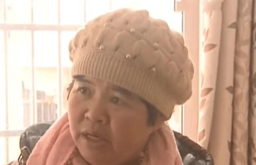大妈接到了一个诈骗电话，对方谎称是她儿子，但她儿子在两年前已经病逝了。

大妈，