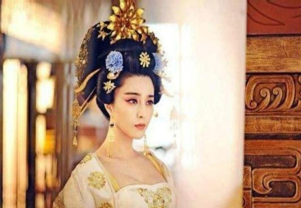 #历史那些事[超话]#武则天出身于山西文水的木材商家庭，她的父亲曾因帮助唐高祖李