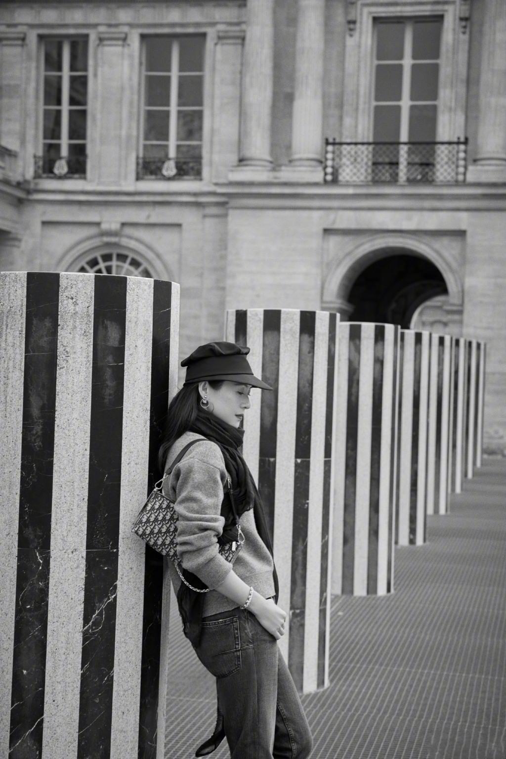 章泽天和章子怡国外聚餐，娇米兰街头随拍
2月27日真是娱乐圈最美好的一天，大家不