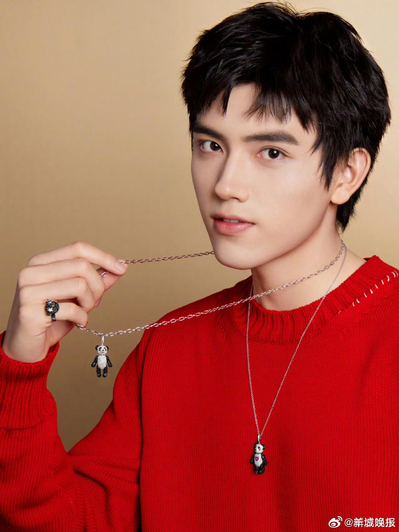 【用一件红色新衣喜迎新春】马年春节的脚步渐渐临近，怎能少了一件红色衣服共渡佳节。