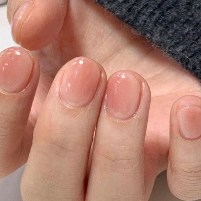 春天啦🌷美甲该换新啦！带了几款粉粉嫩嫩有春天气息的美甲来啦！快拿去让美甲师做吧