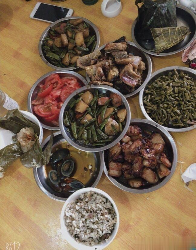 网友投稿:来女朋友家，他奶奶用这个招待我，我觉得该分手了[摊手] ​​​