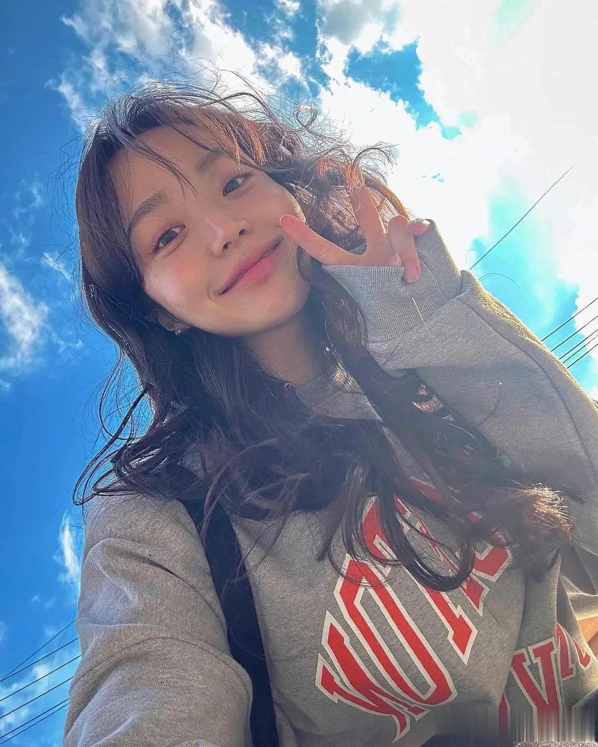 
18套韩系博主春夏穿搭💐彩色与休闲慵懒感搭配的恰到好处～太多值得学习借鉴啦！