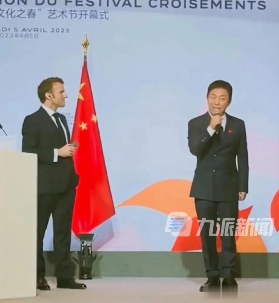 吴京没有想到自己竟然又输了，赢了票房又如何？这种关键的活动没有请我，我不开心啦！