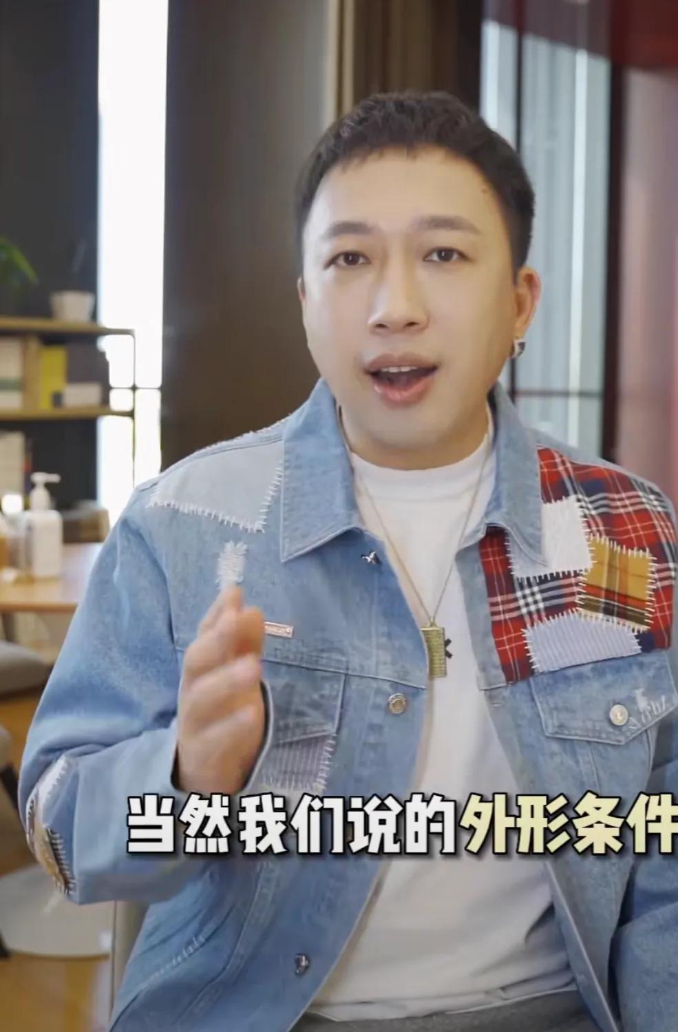 于正：是什么让我决定捧红一个艺人？

首先他要符合我的审美，外形条件不一定是帅哥