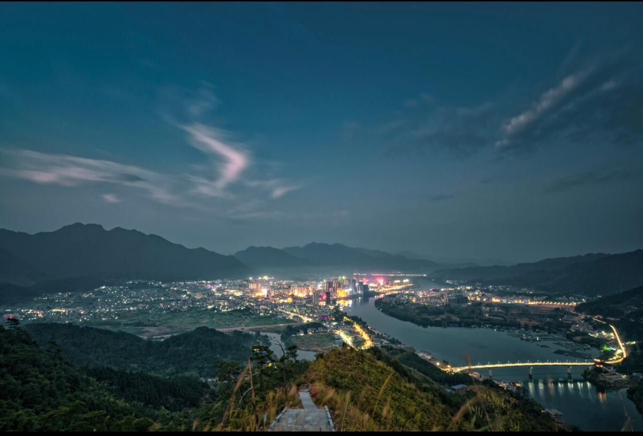 昭平所在地曾经有广西历史上最早的官办学校 #行走昭平# 苍梧是古代岭南文化教育的