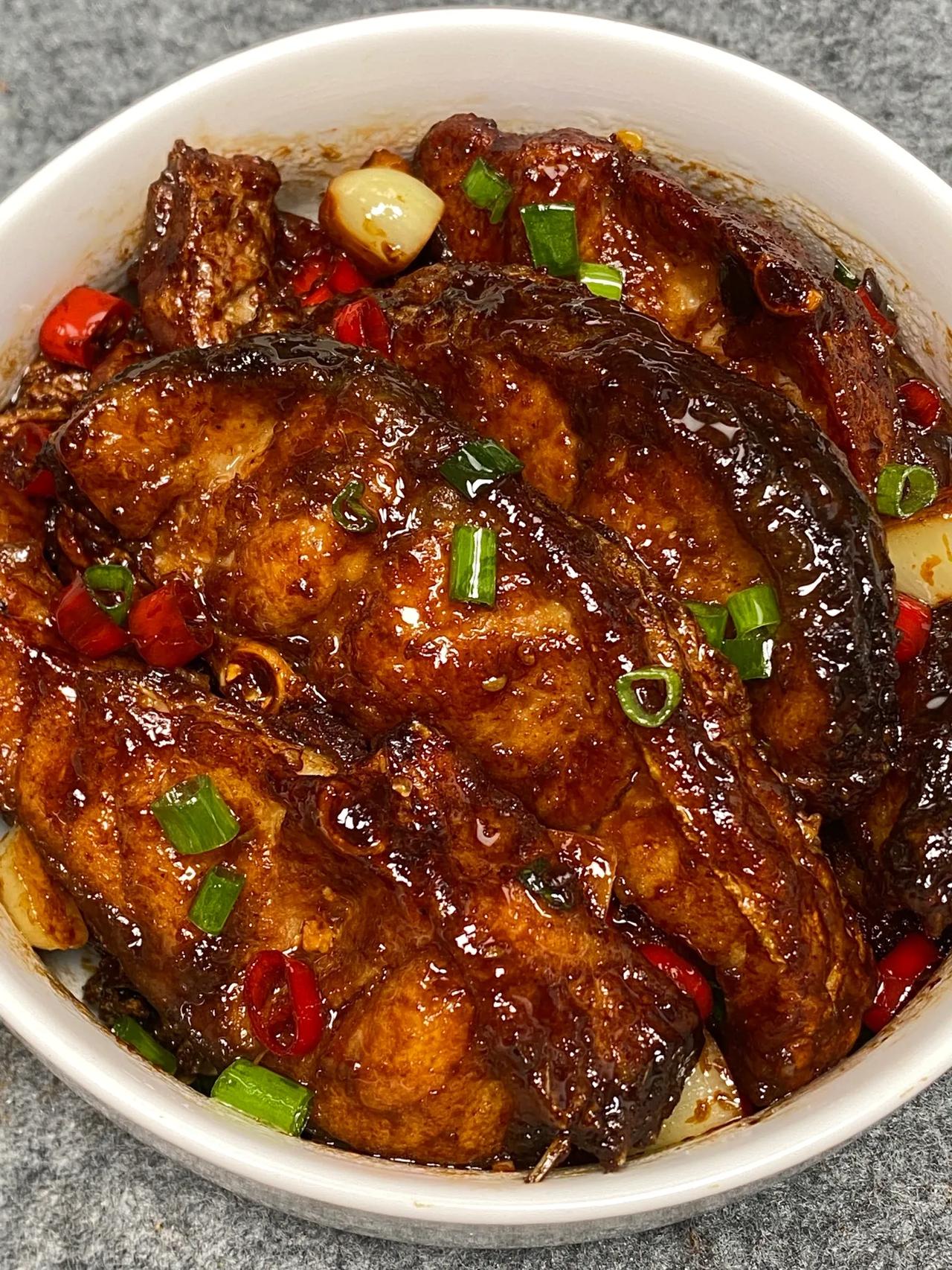 比饭店做的还香！我妈做了十几年的配方，巨巨巨好吃!今天分享我近期常吃的红烧鱼块…