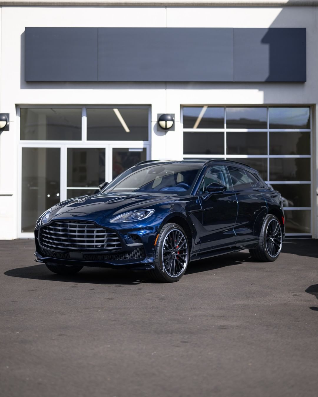 AstonMartin DBX
