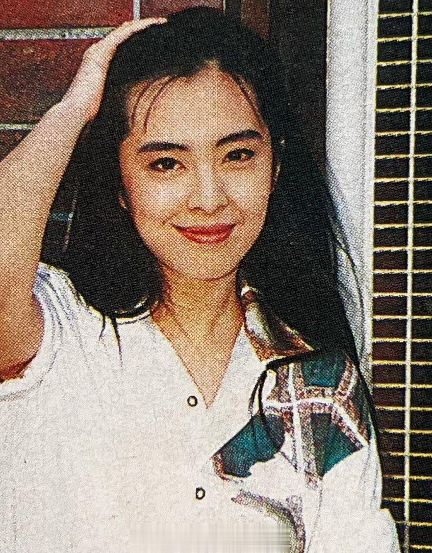 #王祖贤[超话]# 港杂里的#王祖贤# 豆腐块，配文并不友好，所以文字部分不做转