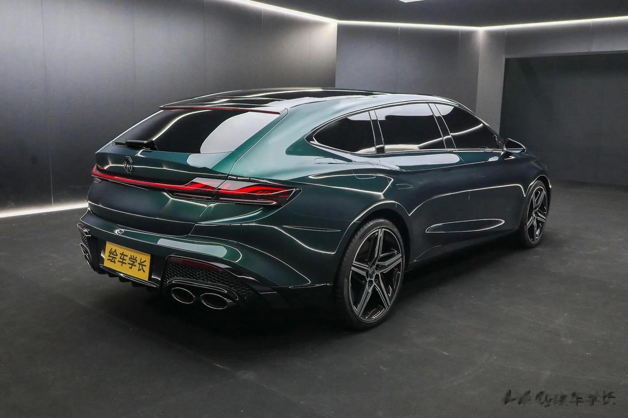 名爵MG7猎装版
图一是改造后，图二是原版
 @上汽MG名爵汽车