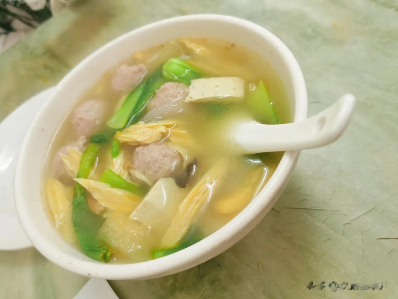 嘿！外星兄弟。
西安的生汆丸子汤接触过没有？
需不需要了解一下？
把地球的故事讲