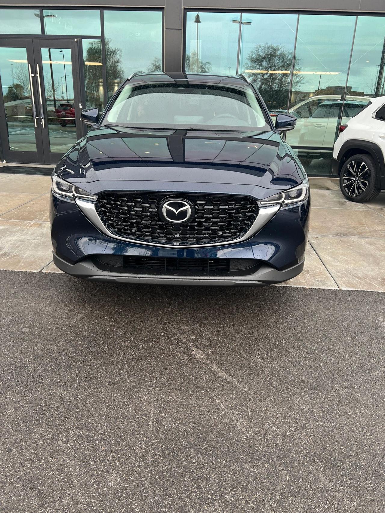 终于还是Mazda CX-5，希望以后不会塞车
没有去第三家了，突然找Sales