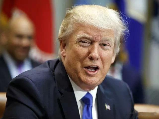 【特朗普在台下还是一个清醒人，他反对支援乌克兰美国坦克！】

当拜登政府统一了美