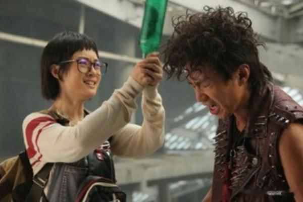 “明明不咋地，票房却超高”的电影，若一部都没看过，眼光太好！
哈喽！很高兴和大家