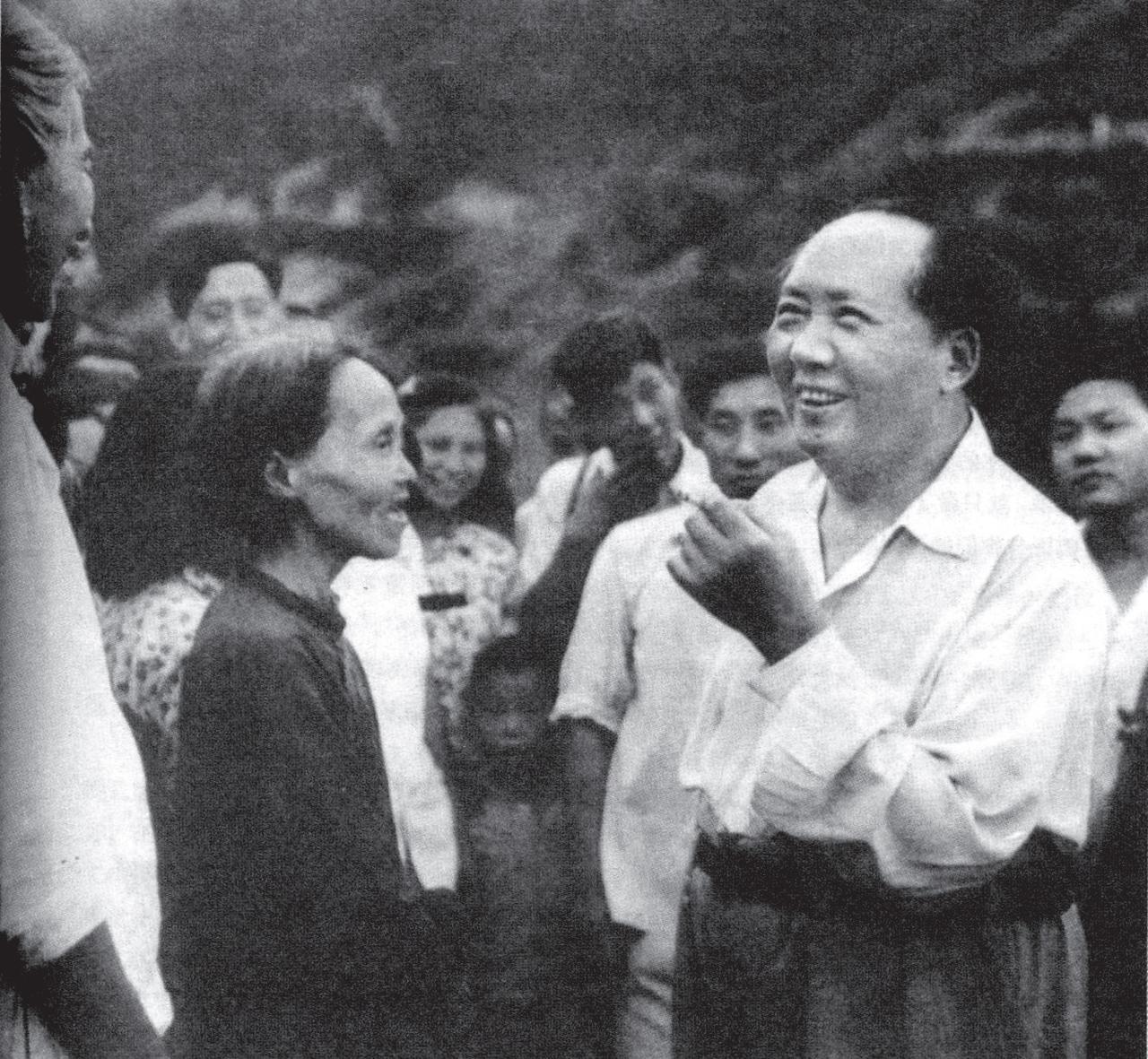 1959年毛主席回故乡韶山，游览故居看望乡亲，遇到意想不到的人
 
1959年6