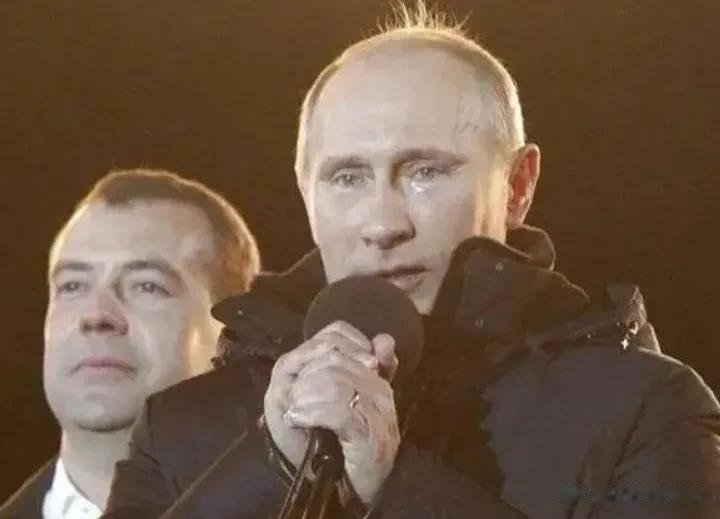 因为搞历史搞多了，对俄罗斯历史几乎如数家珍，特别是现代史，老早就想给普京写写东西