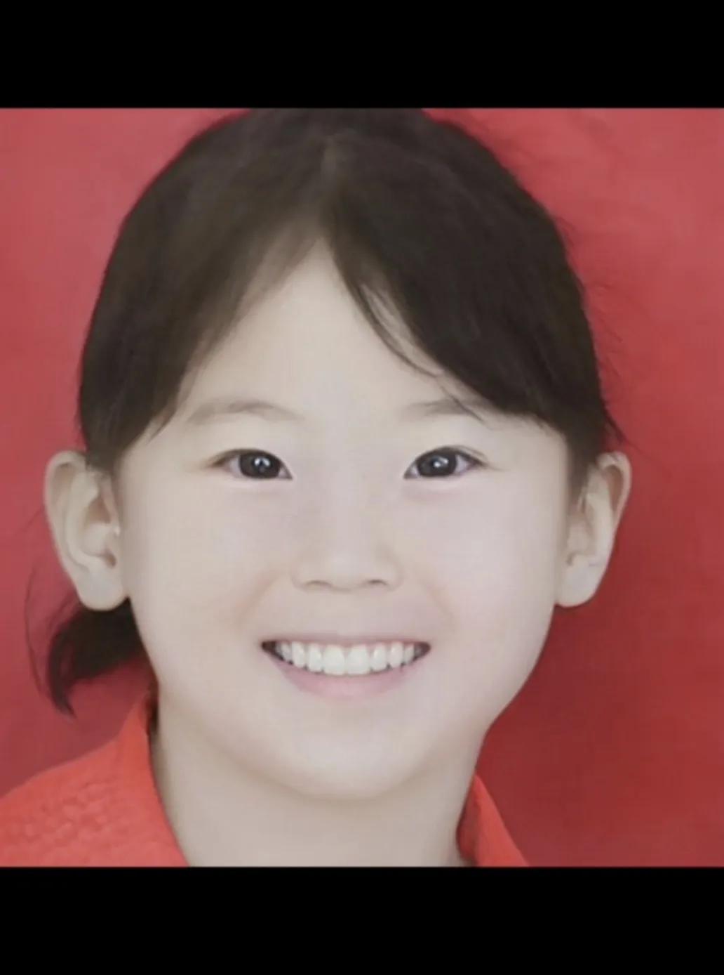  
应该都重要吧，良心是做人的根本，金钱是生活的保障。↖