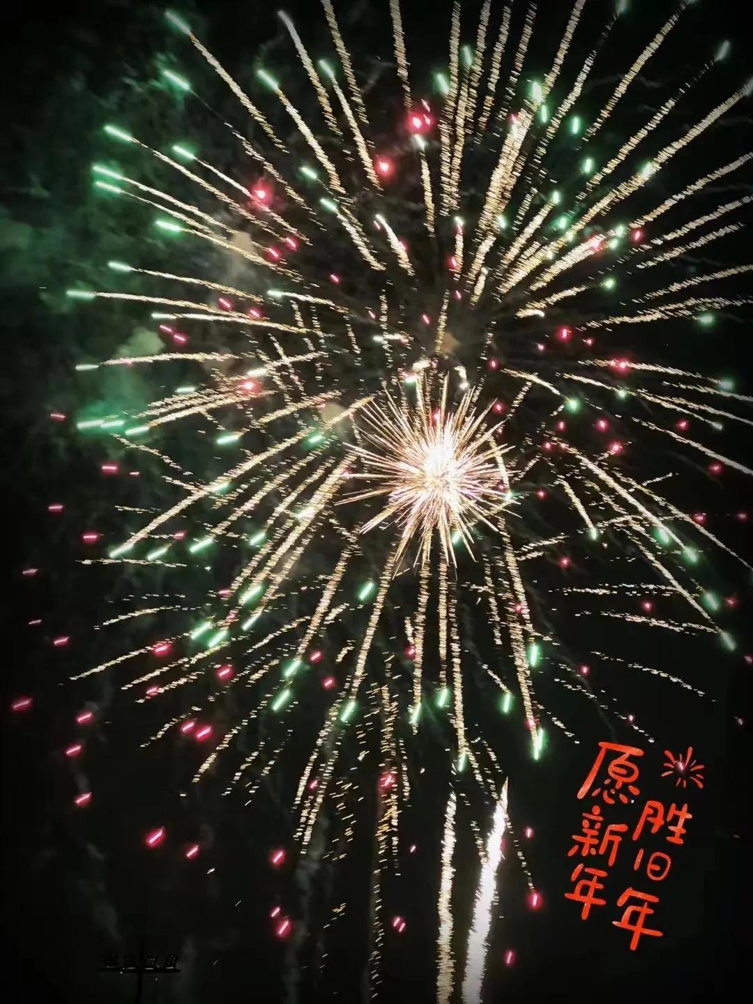 内卷内卷，和一群女人在一起办公，感觉就8个人，不知道有几个群，心眼太多了。男的做