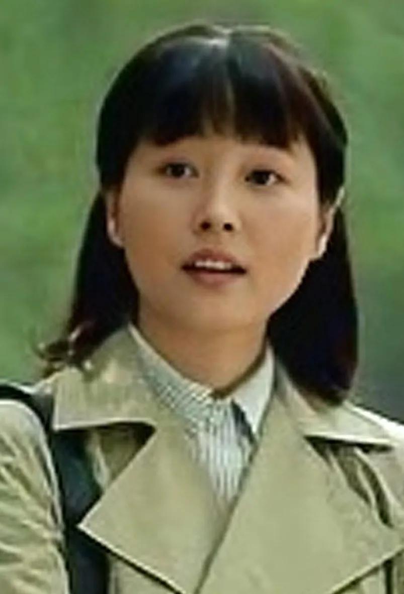   1970年3月4日出生于陕西西安，中国内地女演员、主持人、舞者，毕业于广州舞