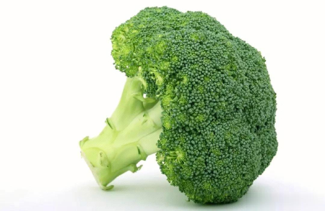 #中医话养生[超话]#5 种常见的抗过敏食物抗过敏除了依赖药物对抗，也可从饮食上