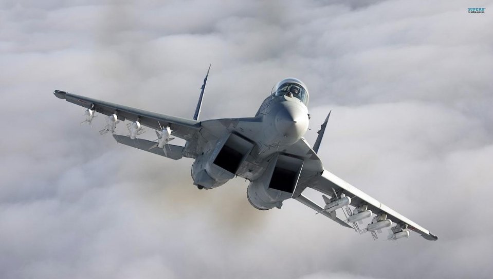 #历史那些事[超话]#14日，一架乌克兰 MiG-29 战斗机在斯拉维扬斯克附近