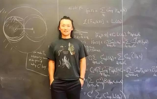 “虽然中国培养了我，可就算美国再乱，我也不会回到中国……”这是公费留学生、物理天