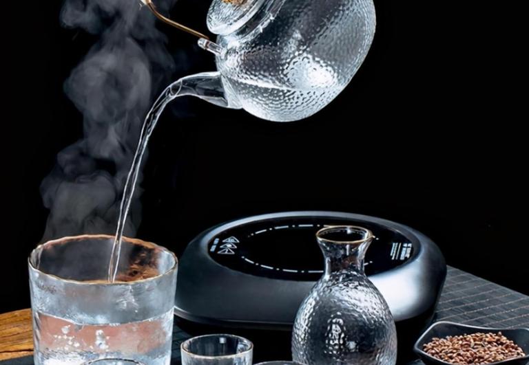 白酒到底是要喝“热的”还是“凉的”？
温酒斩华雄、青梅煮酒论英雄。古人热衷喝“热