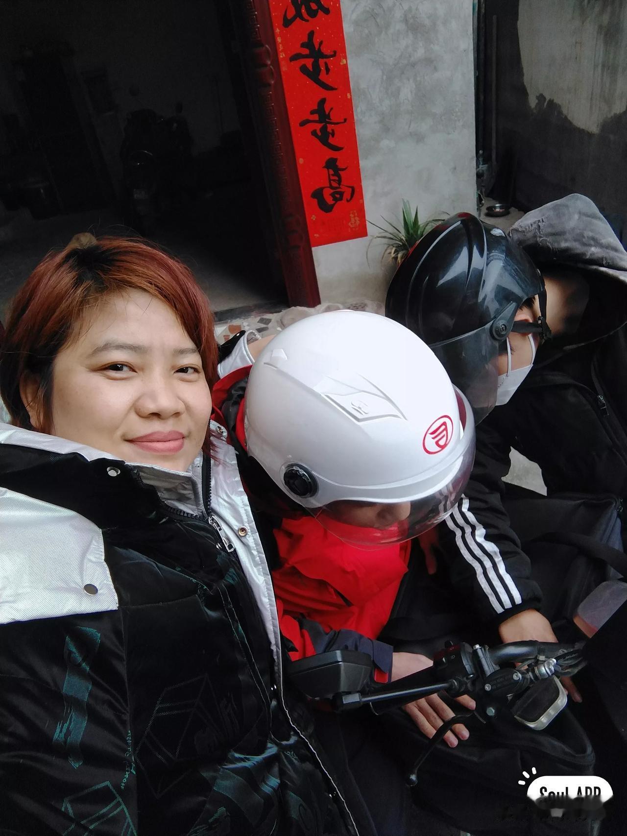 本人女，92年，母胎单身至今，小学毕业，身高160,体重150,没错就是这么胖，