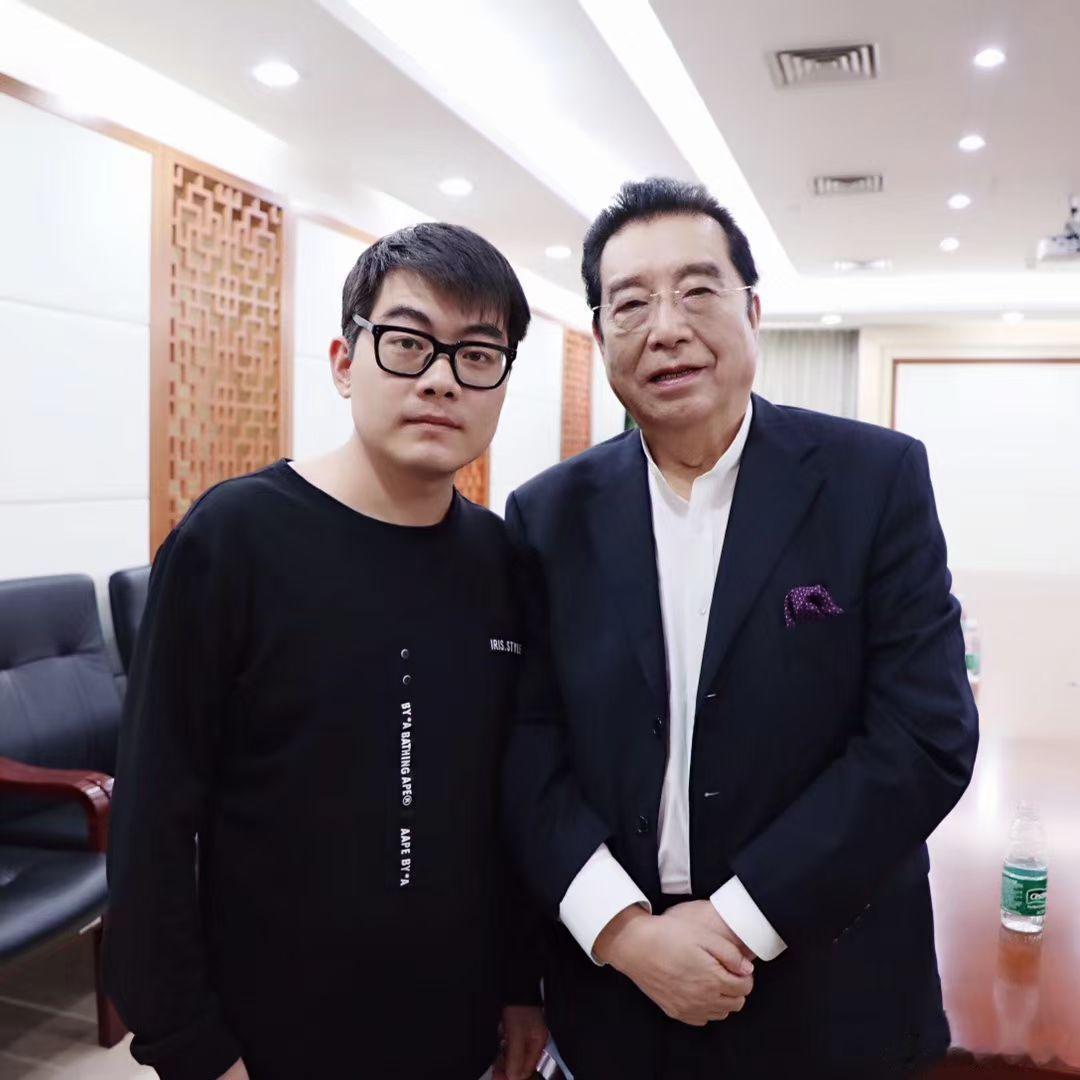艺术歌唱家李双江老师近况很精神，状态很好！ ​​​