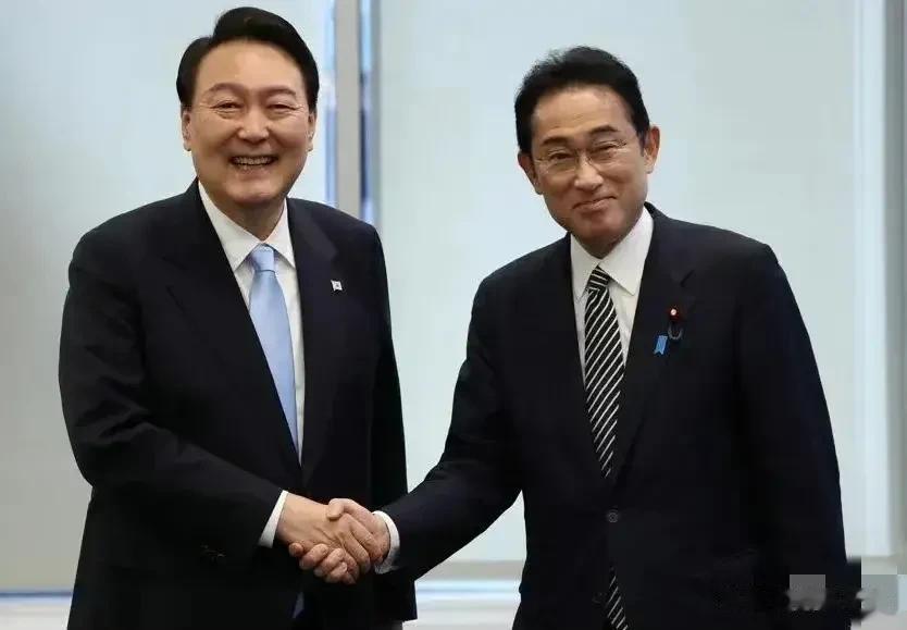 直接跪下了，韩国准备自筹资金赔偿二战期间日本强征韩籍劳工。韩国为了换取日本政府取