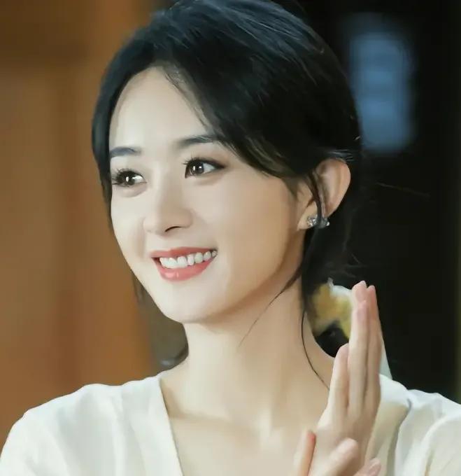   河北演员《花千骨》《陆贞传奇》《楚乔传》花千骨头上的花千骨的铃铛给人留下深深