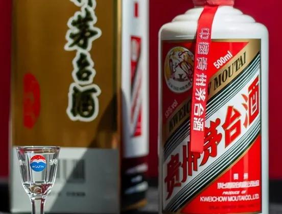 2023受欢迎白酒排行榜，“白酒一哥”茅台稳坐榜首，第3名才是老百姓喝得起的良心