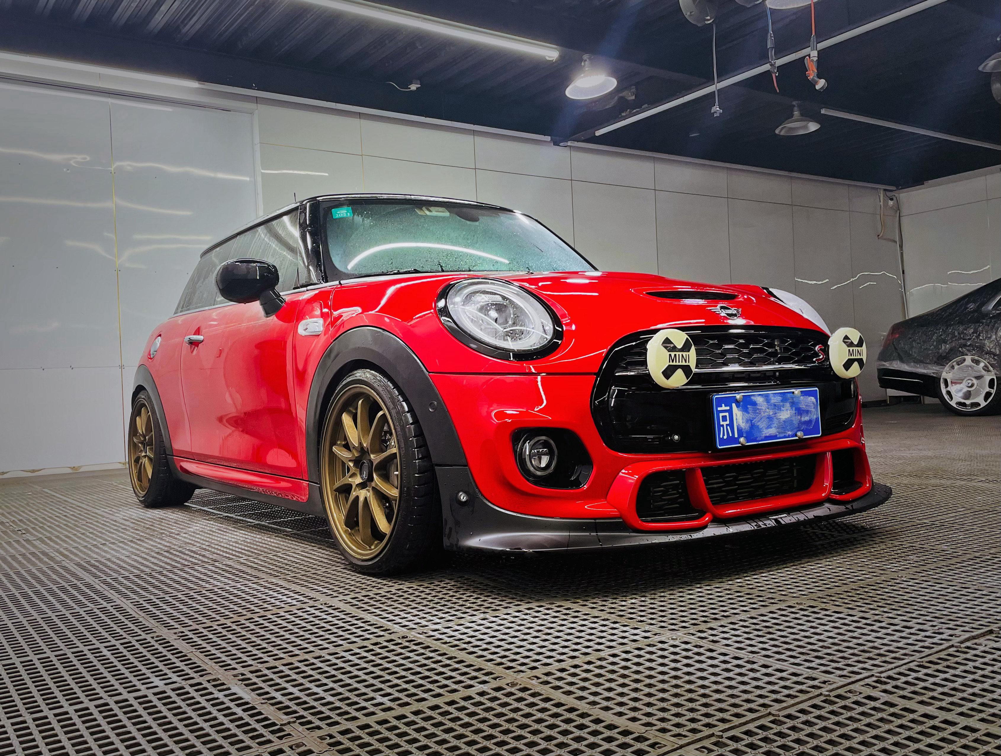 新一周加油……MINI Copper S赛车手就算升级完毕了，洗干净去上班、这一