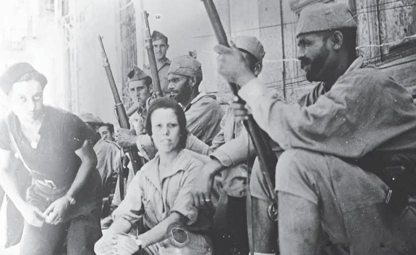 摩尔人士兵在马德里的前线，1937年8月13日。17岁的安尼塔·罗约(Anita