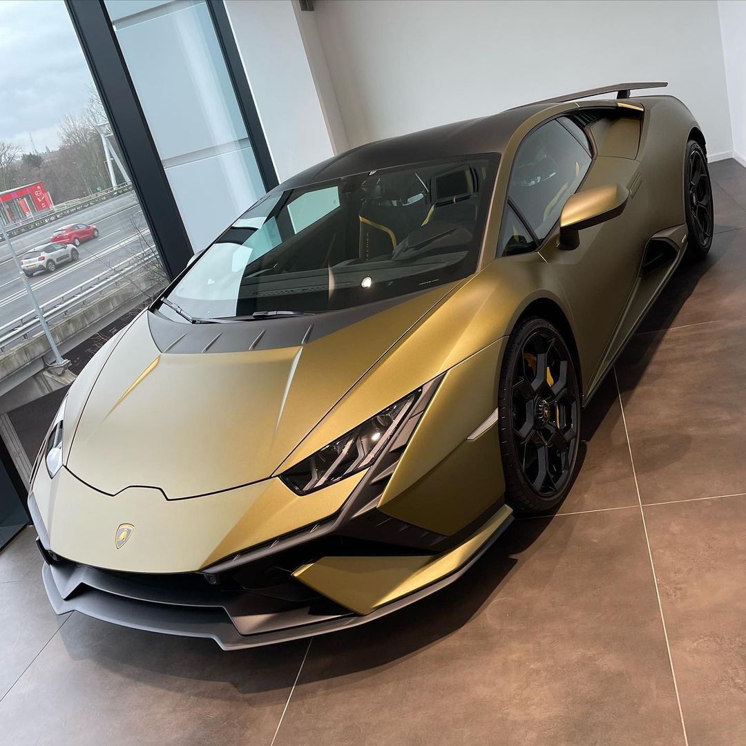 The Huracan Tecnica.I love the spacey lo