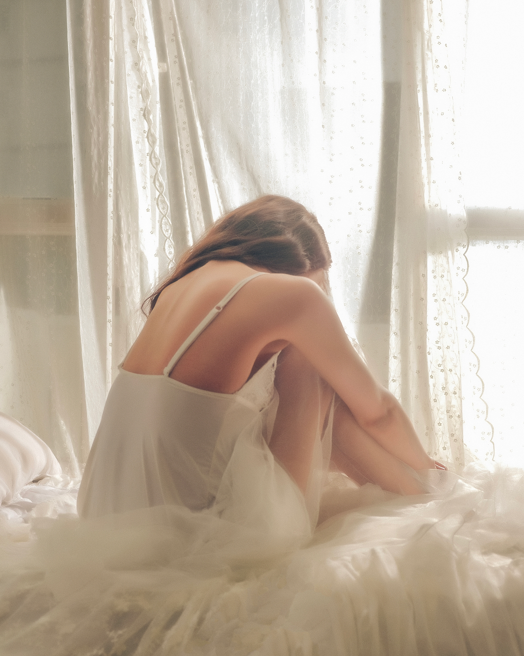 只要不睡觉就还是周日，晚安  #情绪Leo# #清纯御姐#,#美妆搭配# ​​​