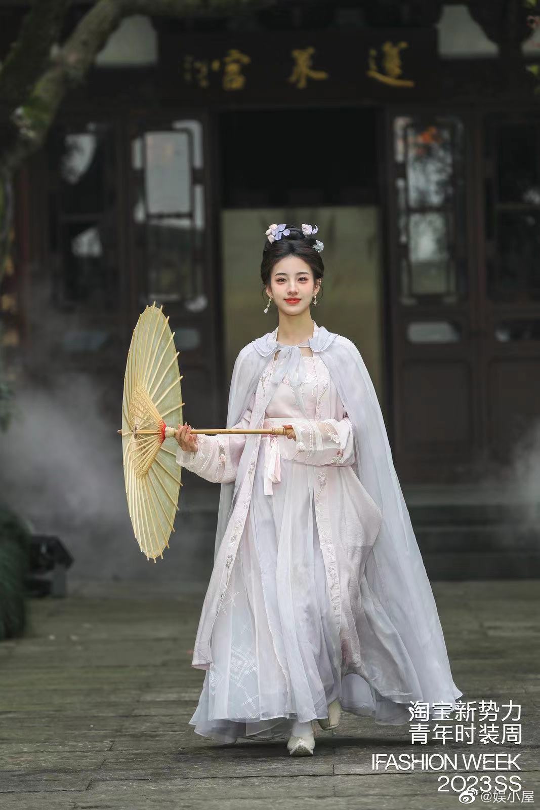 淘宝新势力青年时装周果然不一般，无论从策划还是衣服的质感，或者说是模特的素质，都