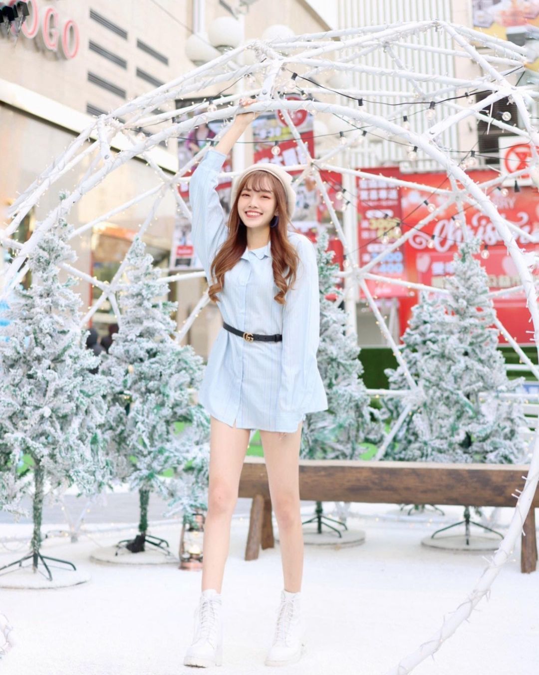 圣诞节，一定要漫天的飞雪，还有圣诞老公公给的礼物#少女写真#  #情绪Leo# 