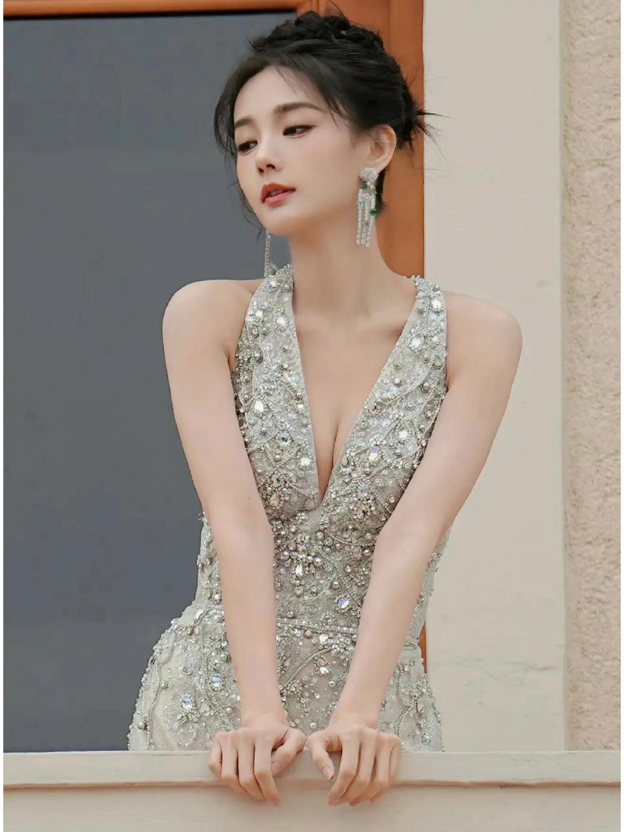 李一桐优雅高贵